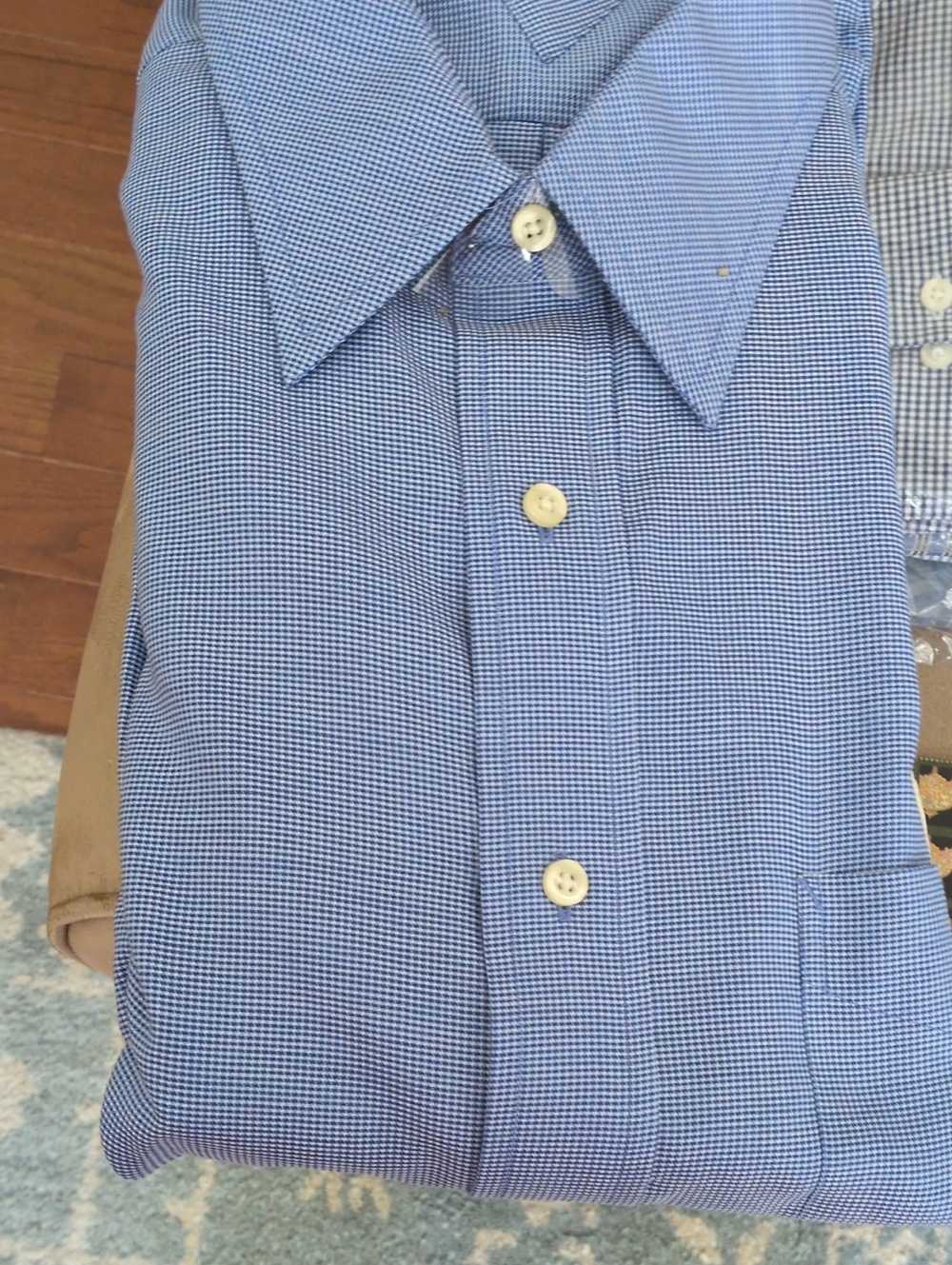 NWT ommy Hilfiger Men's Blue Micro-Check Dress Shirt- 17- 32/33